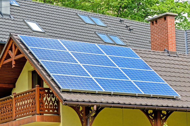 chauffagiste-ST TROPEZ-min_solar-panels-1477987